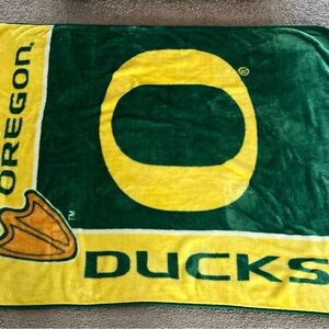 Northwest NCAA Oregon Ducks Plush Throw Blanket